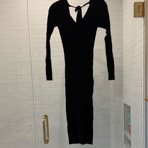 Forever 21 V Neck sweater dress with ties in the back- Long Sleeve - Picture 2 of 4